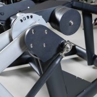 T907 Независимое сгибание ног лежа